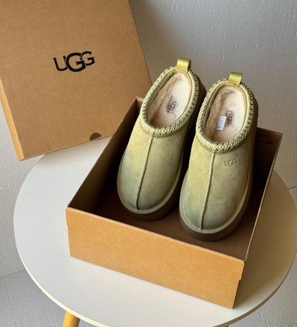 U.G.G Women's Tazz II